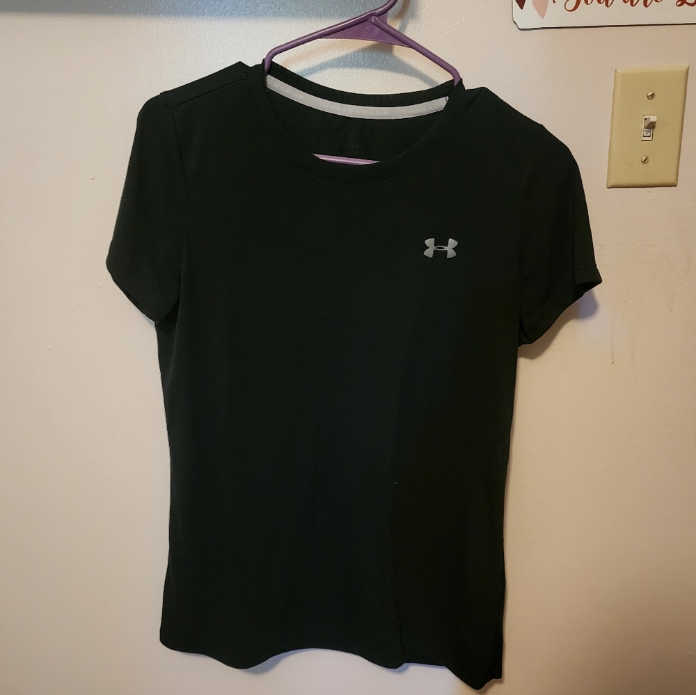 Under Armour Women's Black Short Sleeve Tee - Small
